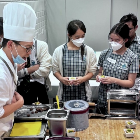 6ac568a5-0994-4039-986d-f65b3392aac6