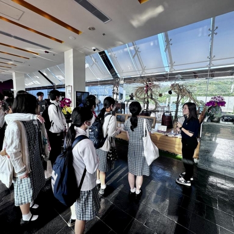 5df2c9fa-e0d9-4965-b70f-e3ecd611af9f